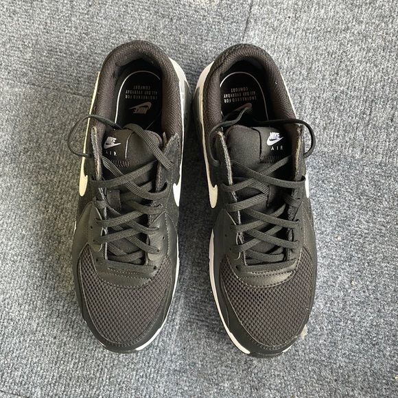 Nike AIRMAX women shoes (size 10)